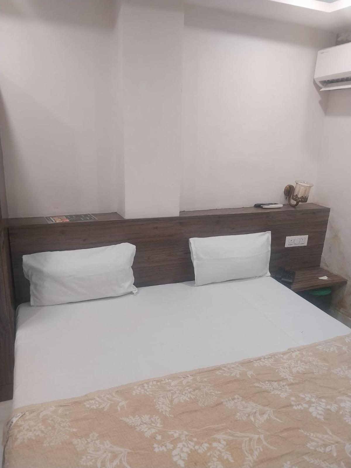 Hotel Rovers Inn Амритсар Номер фото